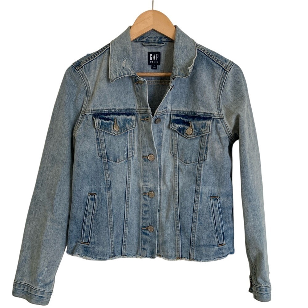 GAP Women's Raw Hem Denim Jacket Size M Light Wash Slim Western Classic Boho